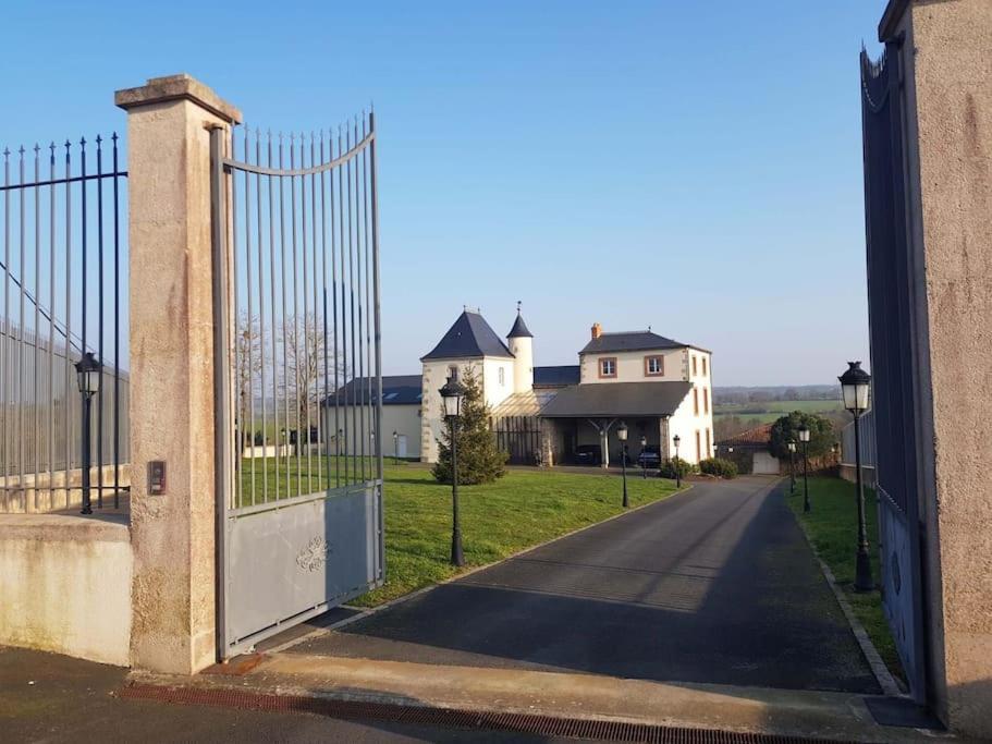 Le Logis Cholet 49300 Lieu Exceptionnel En Famille Ou Amis Villa Mazieres-en-Mauges Exterior photo